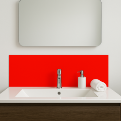 Crédence rouge sur mesure pour salle de bain