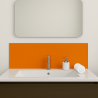 Crédence orange citrouille sur mesure pour salle de bain