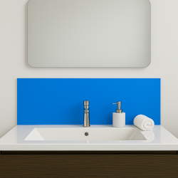Crédence bleu électrique sur mesure pour salle de bain